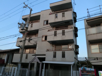 角部屋にて通風・日当たり良好