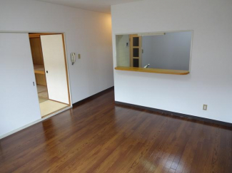 窓側から見た南向きリビング