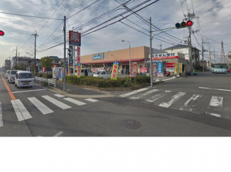 ウエルシア伊丹野間店まで397m