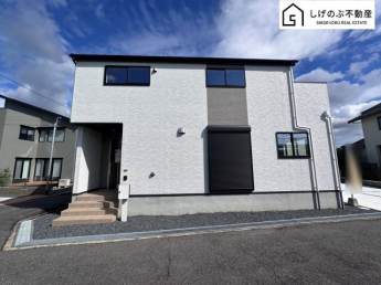 三方角地
間取5LDK
駐車2台可