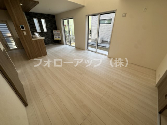 こちらの居間で趣味の時間をお楽しみください