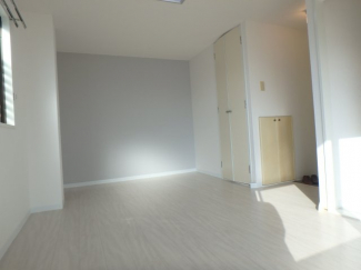 開放的な寝室です