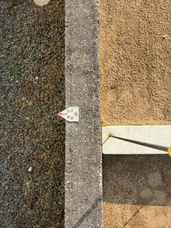 境界標です。（土地の境界点を示すために設置される標識）