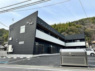 ベルソーレ駅前の画像