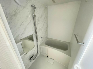 ベルソーレ駅前の画像