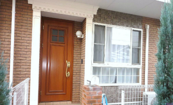 ★外観はおしゃれできれいな玄関です