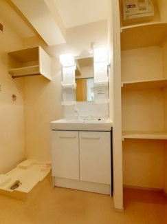 忙しい朝には欠かせない洗面所です