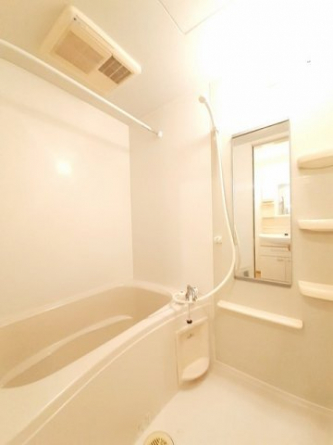 ゆったり過ごせるお風呂です