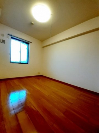 内装は落ち着いています