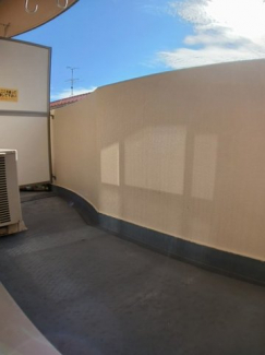 落ち着いた時間を過ごせるバルコニーです