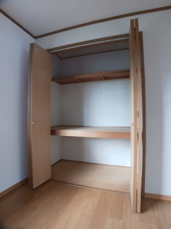 たっぷりとした収納スペースです