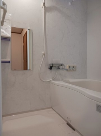 コンパクトで使いやすいお風呂です