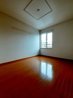 内装は落ち着いています