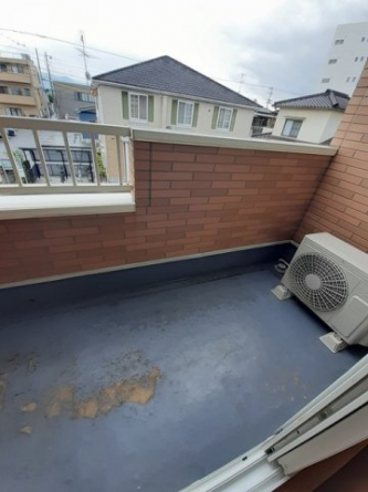 落ち着いた時間を過ごせるバルコニーです