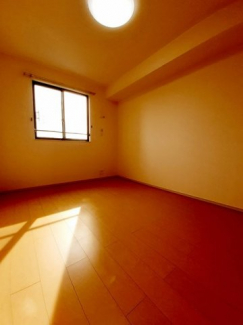 明るい室内です