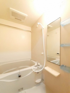 ゆったり過ごせるお風呂です