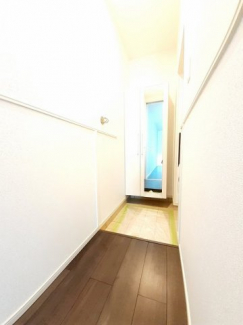 明るい玄関です