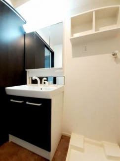 コンパクトで使いやすい洗面所