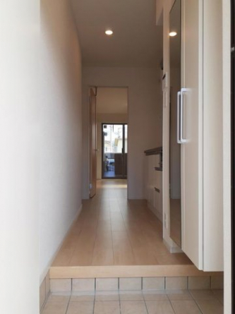 落ち着いた玄関です