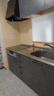 システムキッチン・IHコンロ　◎鍵は当社にあるのでスムーズに内覧出来ます