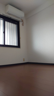 洋室約4.1帖　エアコン付き　◎鍵は当社にあるのでスムーズに内覧出来ます