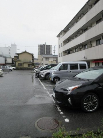 駐車スペースもあります