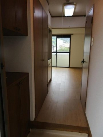 毎日通る玄関はこちらです