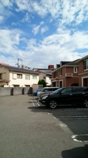 駐車場があるので、車を買う予定の方も安心です