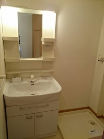 明るい洗面所です