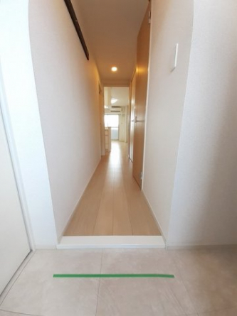 収納もある玄関です