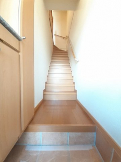 収納もある玄関です