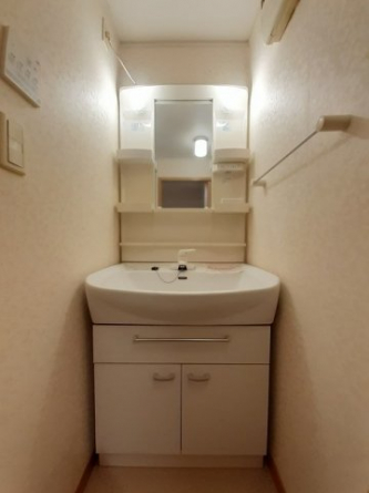 コンパクトで使いやすい洗面所