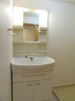 コンパクトで使いやすい洗面所