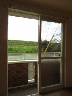 お洗濯にも便利なバルコニー付き