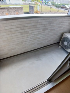 お洗濯にも便利なバルコニー付き