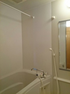 コンパクトで使いやすいお風呂です