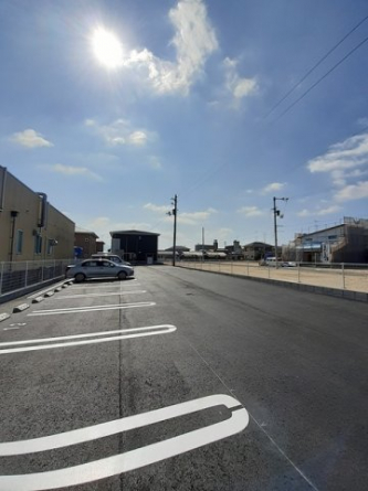 車をお持ちの方に嬉しい駐車場付きの物件です