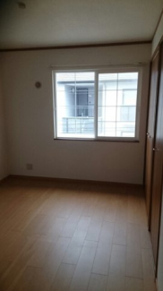 明るい色調の室内です