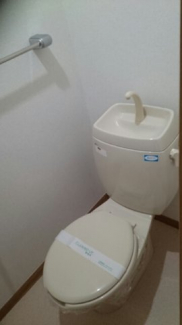 コンパクトで使いやすいトイレです