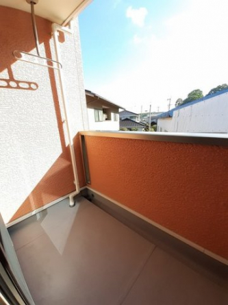 バルコニーからの眺めを楽しみながら食事をしませんか