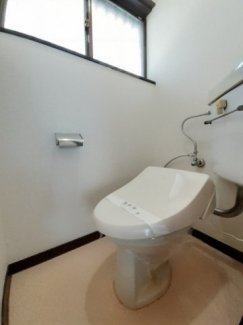 シンプルで使いやすいトイレです