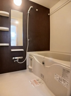 落ち着いた空間のお風呂です