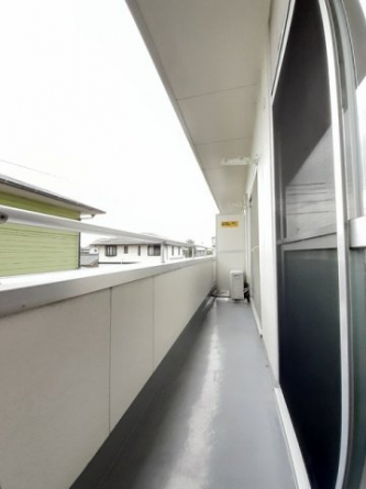 外からの目が気にならないバルコニーで洗濯物が干せます