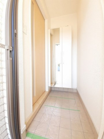 明るい玄関です