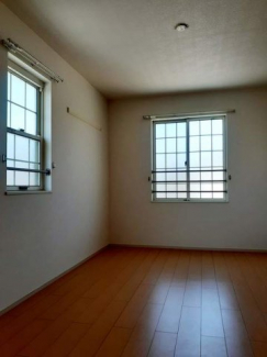 内装は落ち着いています