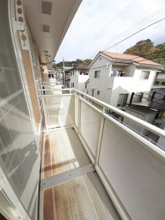 落ち着いた時間を過ごせるバルコニーです