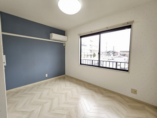 日当たりの良いお部屋ですよ。初日の出も見られるかも！