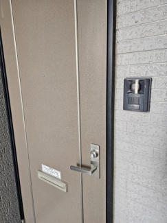 モニター付きインターホンとディンプルキーで安心です。