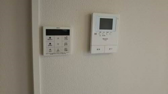 オートロック・モニター付きインターホンで安心です。リビングからお湯はり・追炊きもできます。