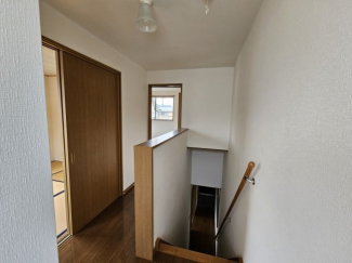 2階の階段踊り場です